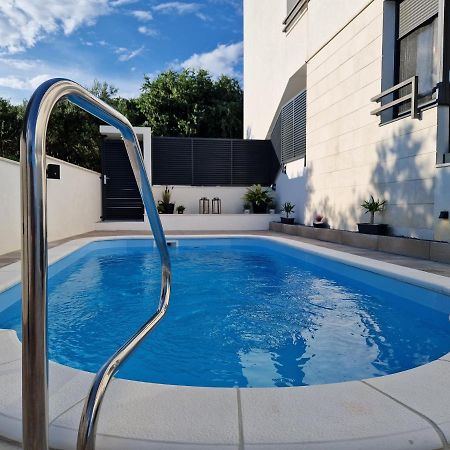 Apartman Marcelina 1 With Private Pool 트로기르 외부 사진
