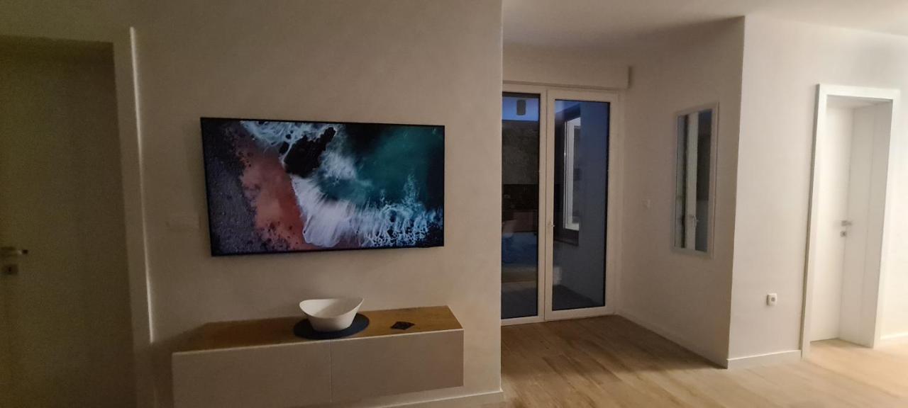 Apartman Marcelina 1 With Private Pool 트로기르 외부 사진