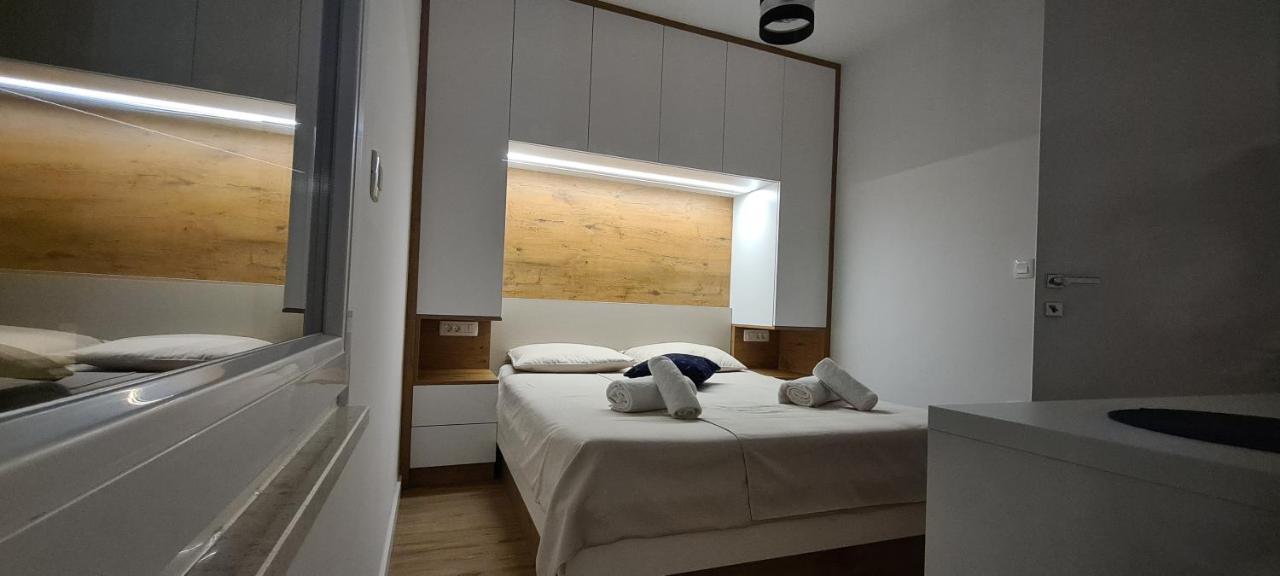 Apartman Marcelina 1 With Private Pool 트로기르 외부 사진