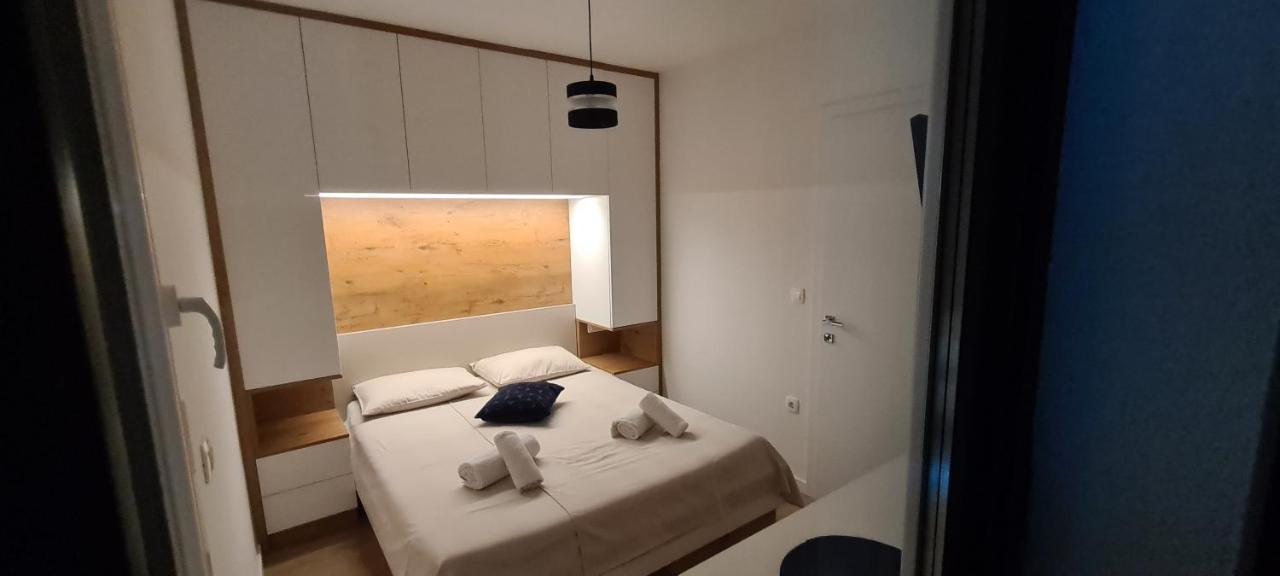 Apartman Marcelina 1 With Private Pool 트로기르 외부 사진