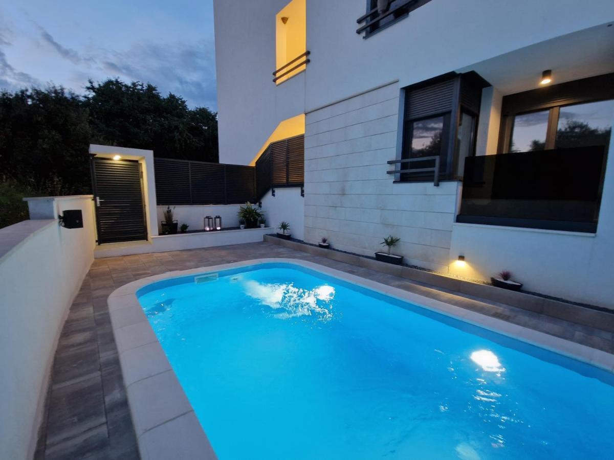 Apartman Marcelina 1 With Private Pool 트로기르 외부 사진