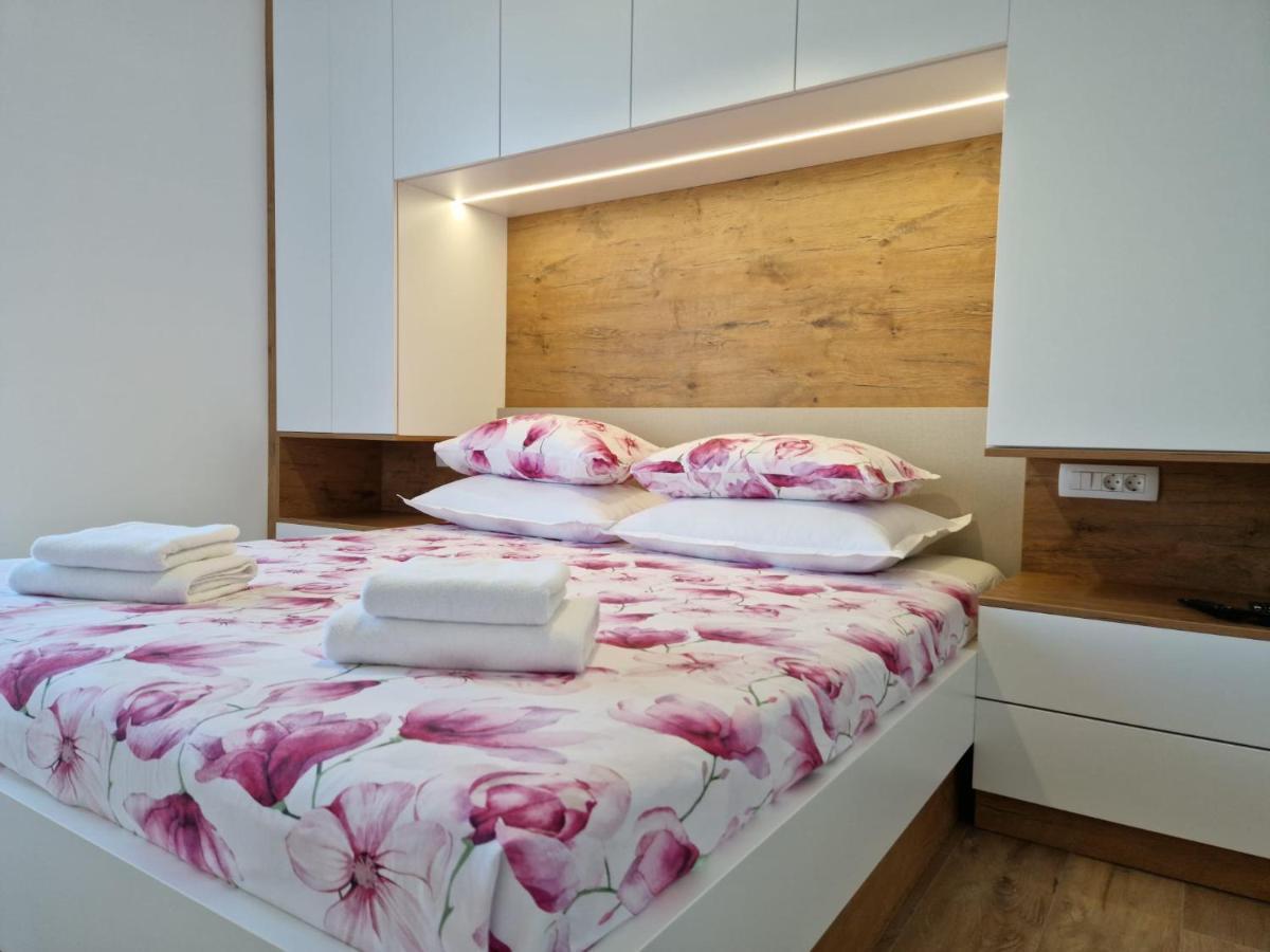 Apartman Marcelina 1 With Private Pool 트로기르 외부 사진